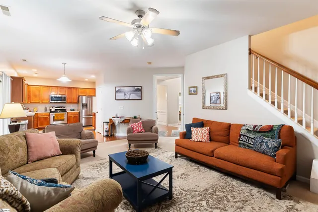 $306,500 | 695 Flintrock Drive, Boiling Springs, SC 29316