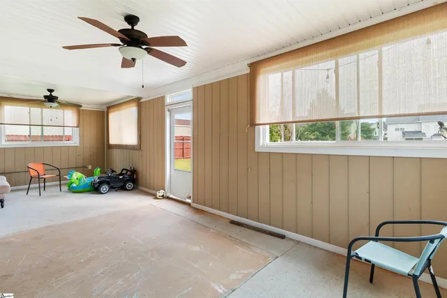 $306,500 | 695 Flintrock Drive, Boiling Springs, SC 29316