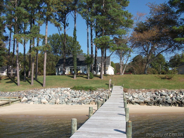 4040 Rosewell Plantation Road Gloucester, VA 23061 - Photo 3 of 12