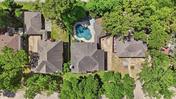 $395,000 | 13415 Jessica Lane, Houston, TX 77069