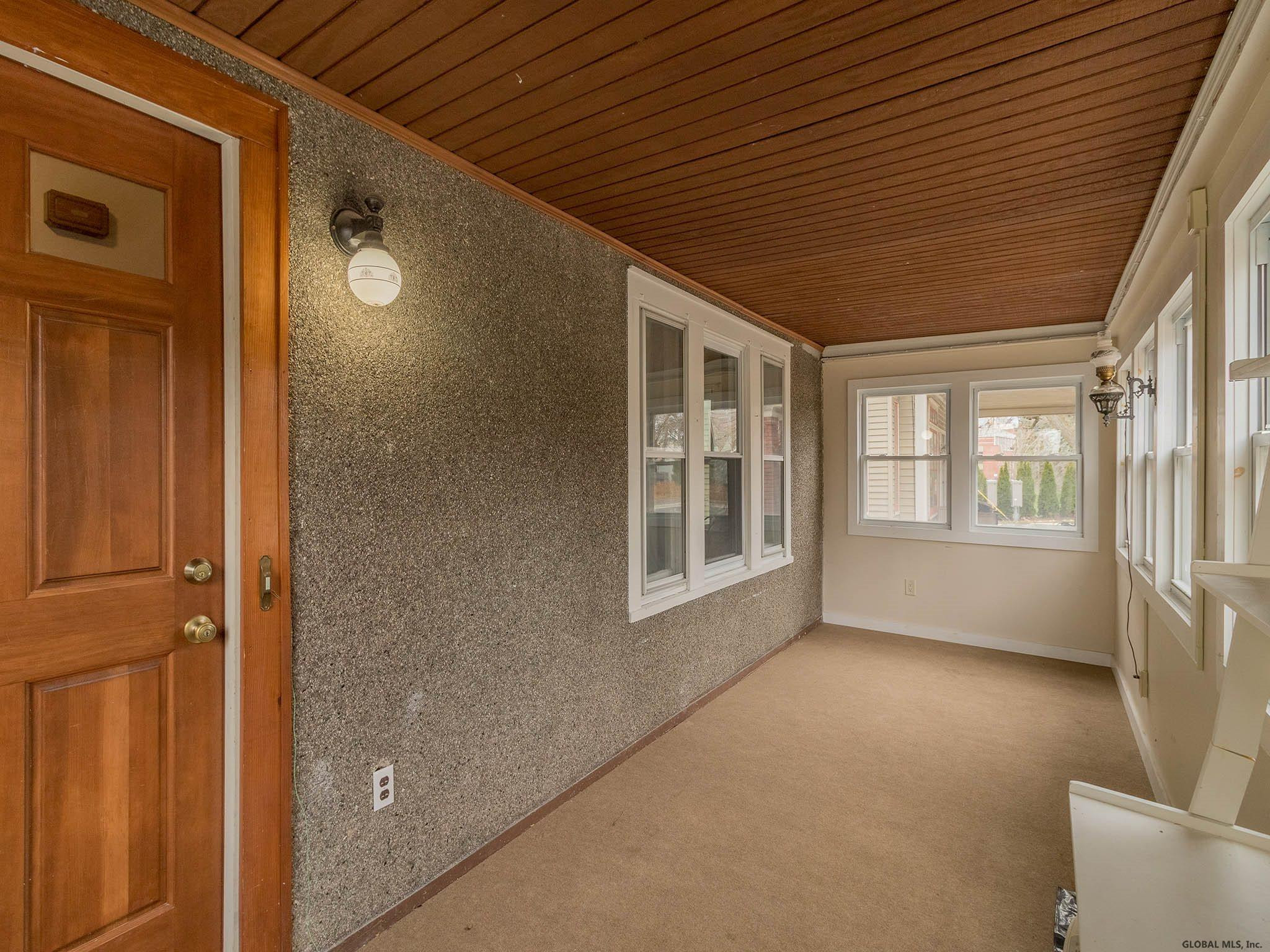 202 Rosa Road Schenectady, NY 12308 - Photo 3 of 42 Photo 3
