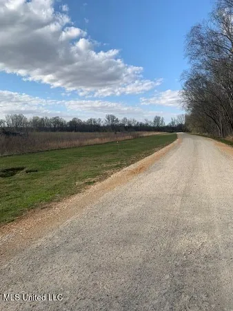 $729,000 | 7998 Vaiden Road, Hernando, MS 38632
