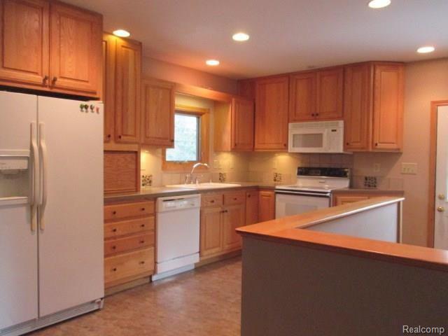 15 Riverside Court Monroe, MI 48162 - Photo 12 of 26 E:\DCIM\899___09\15 Riverside\mls pics\12-.JPG