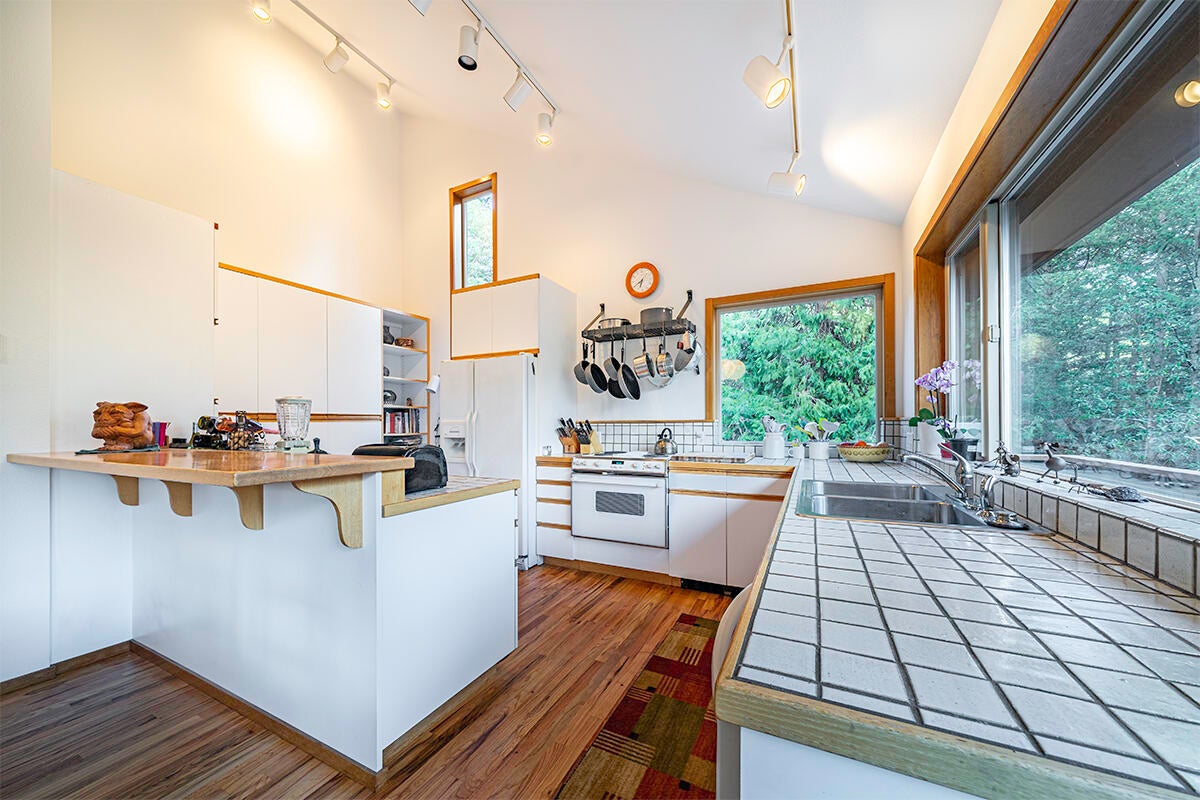 3114 Anderson Creek Road Talent, OR 97540 - Photo 5 of 69 12. Kit 2