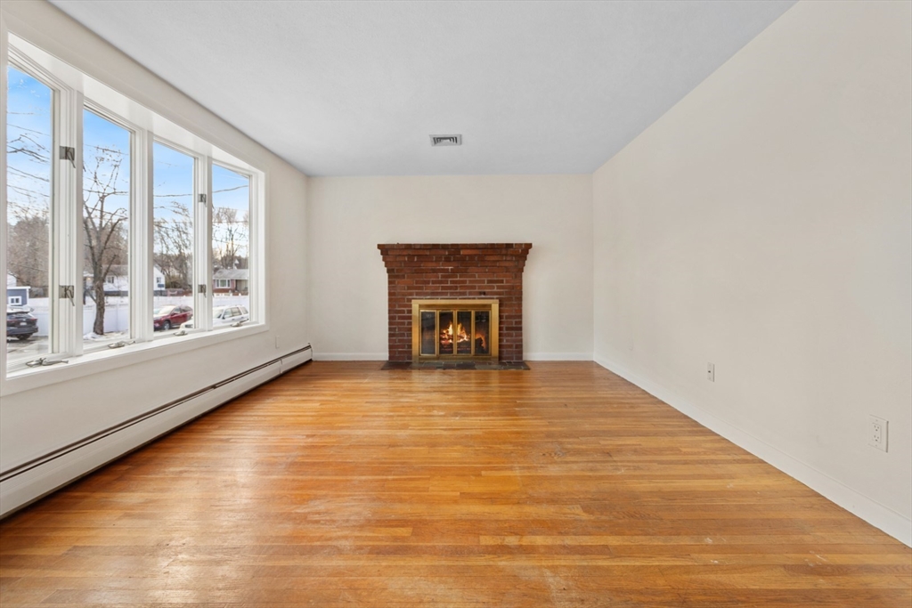 13 Meadowbrook Road Saugus, MA 01906 - Photo 3 of 30 Gallery Image 3