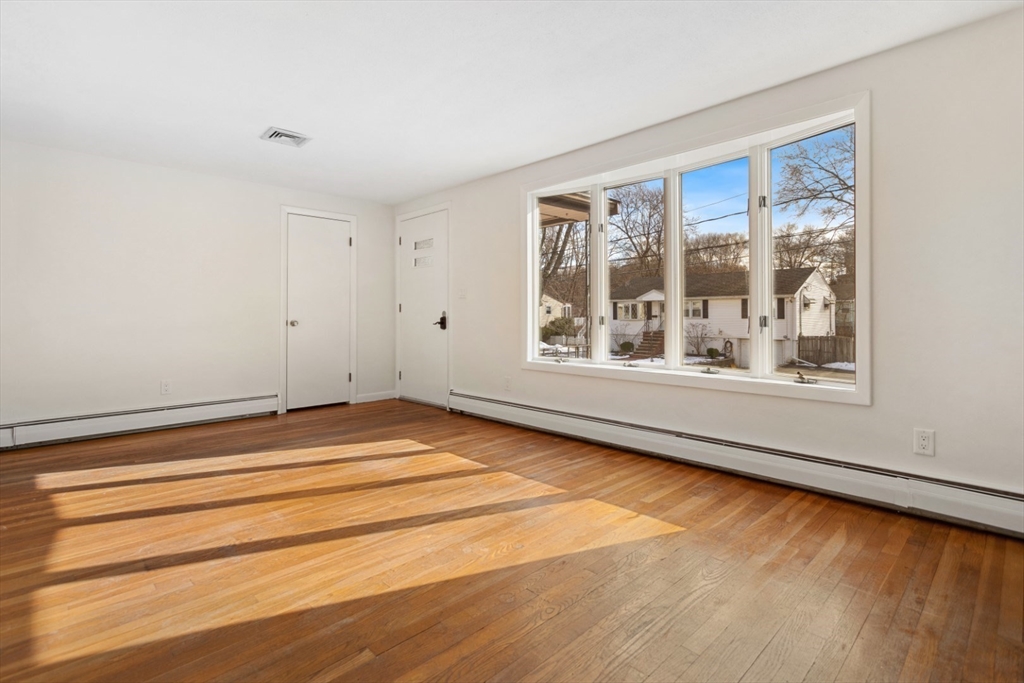 13 Meadowbrook Road Saugus, MA 01906 - Photo 5 of 30 Gallery Image 5