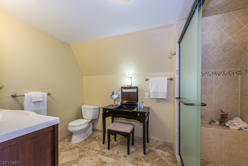 207 Hillside Avenue, Unit 2 Glen Ridge, NJ 07028 - Photo 14 of 18