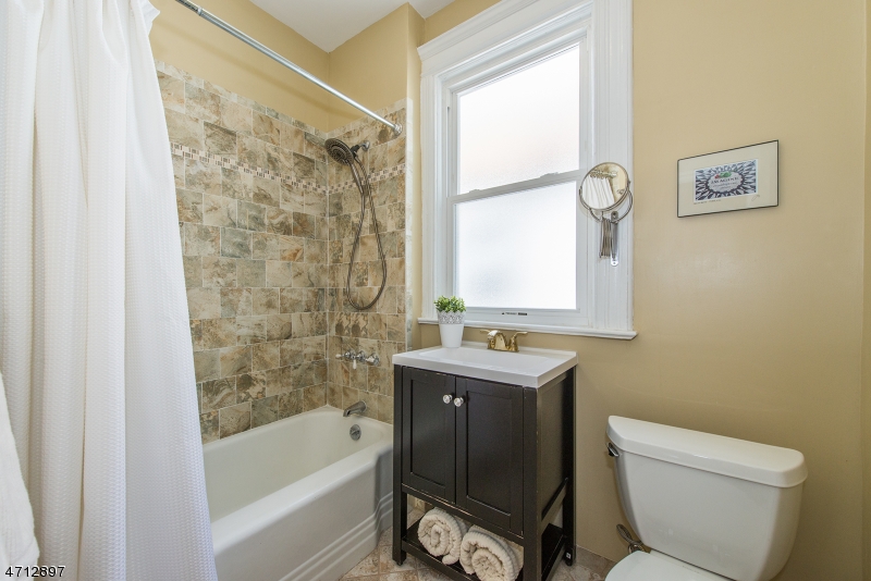 207 Hillside Avenue, Unit 2 Glen Ridge, NJ 07028 - Photo 5 of 18