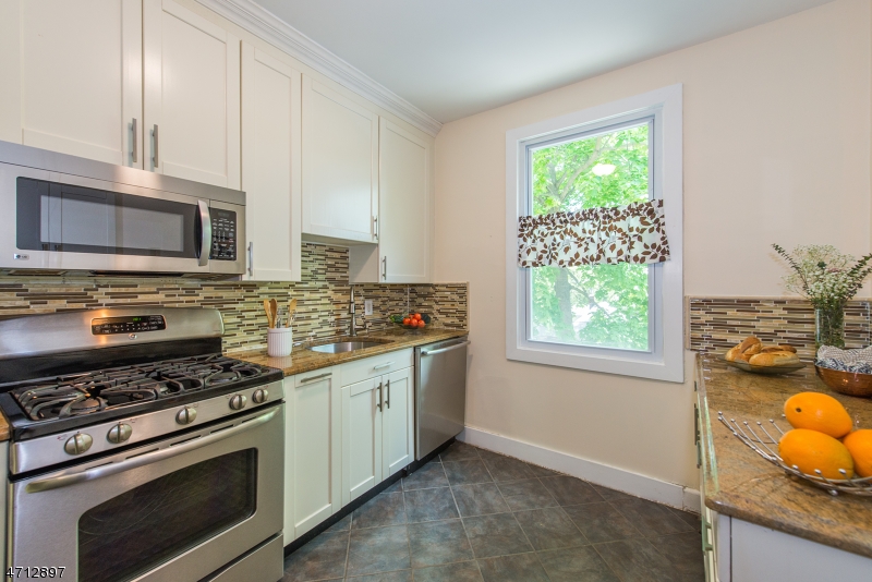 207 Hillside Avenue, Unit 2 Glen Ridge, NJ 07028 - Photo 10 of 18