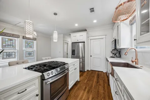 $779,800 | 227 West 24th Street, Houston, TX 77008
