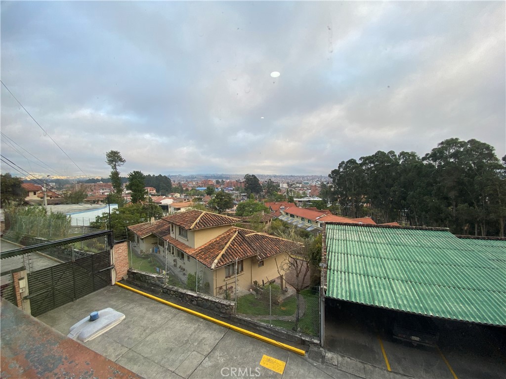 1 P Gomez D Cuenca Ecuador Outside Area (outside U S ) Foreign Country Os