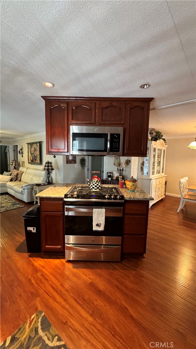 10210 Base Line Road, Unit 212 Alta Loma, CA 91701 - Photo 13 of 38 Gallery Image 13