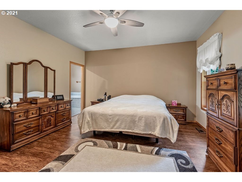 471 Grasseth Poston Road Longview, WA 98632 - Photo 11 of 32
