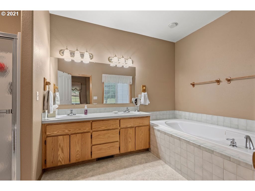 471 Grasseth Poston Road Longview, WA 98632 - Photo 14 of 32