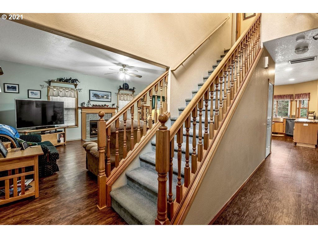 471 Grasseth Poston Road Longview, WA 98632 - Photo 16 of 32