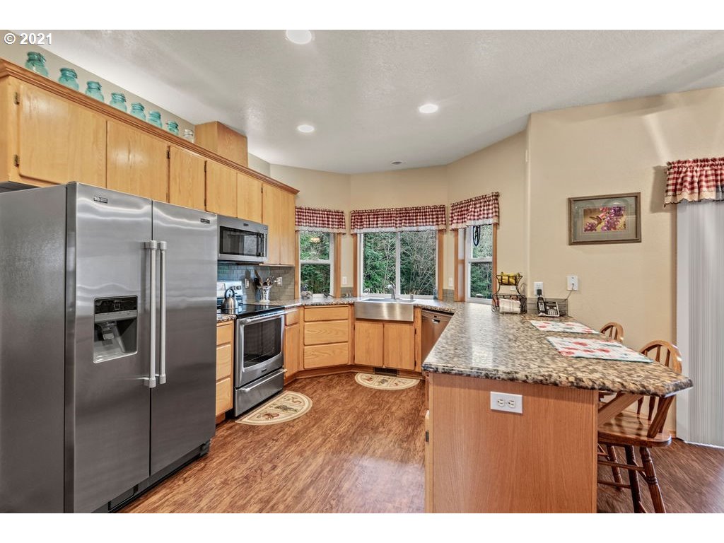 471 Grasseth Poston Road Longview, WA 98632 - Photo 4 of 32