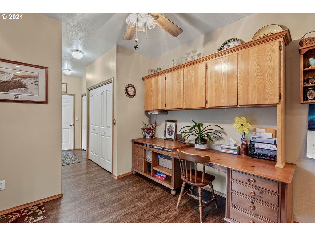 471 Grasseth Poston Road Longview, WA 98632 - Photo 7 of 32