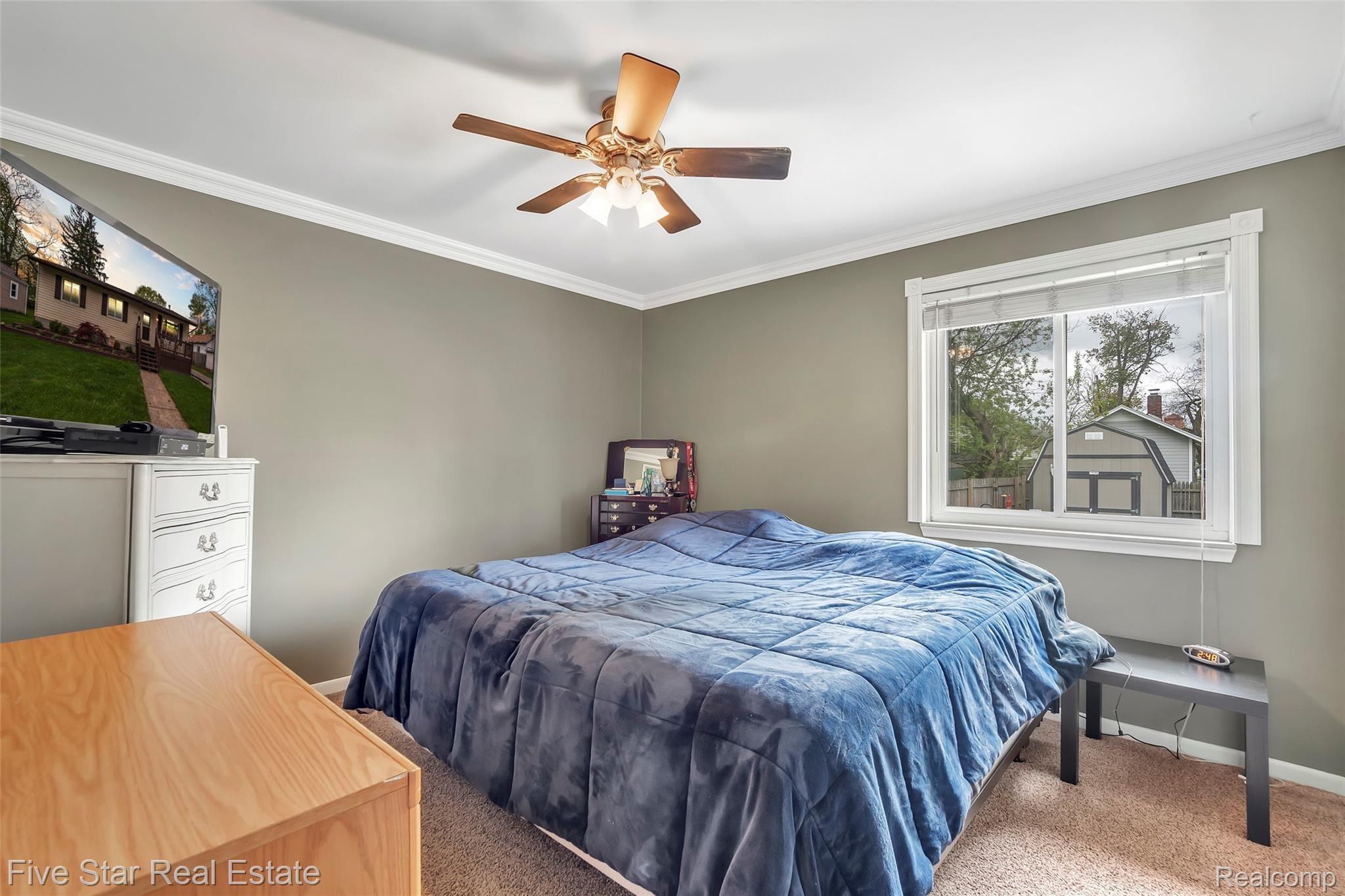 214 2nd Street Fenton, MI 48430 - Photo 16 of 38 18_2142ndStWindowStillRealEstatePhotography18_mls.jpg