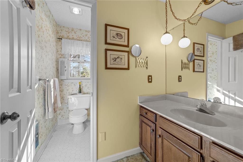 6301 Hunt Road Pleasant Garden, NC 27313 - Photo 19 of 30 primary bath