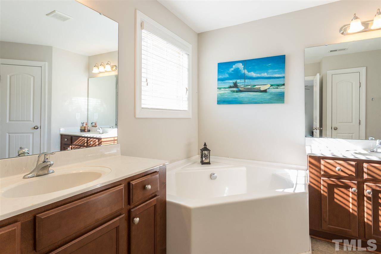 7626 Weathered Oak Way Raleigh, NC 27616 - Photo 23 of 26 Gallery Image 23