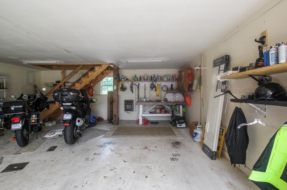 496 Horn Springs Road Lebanon, TN 37087 - Photo 28 of 30 a view of a room with gym equipment