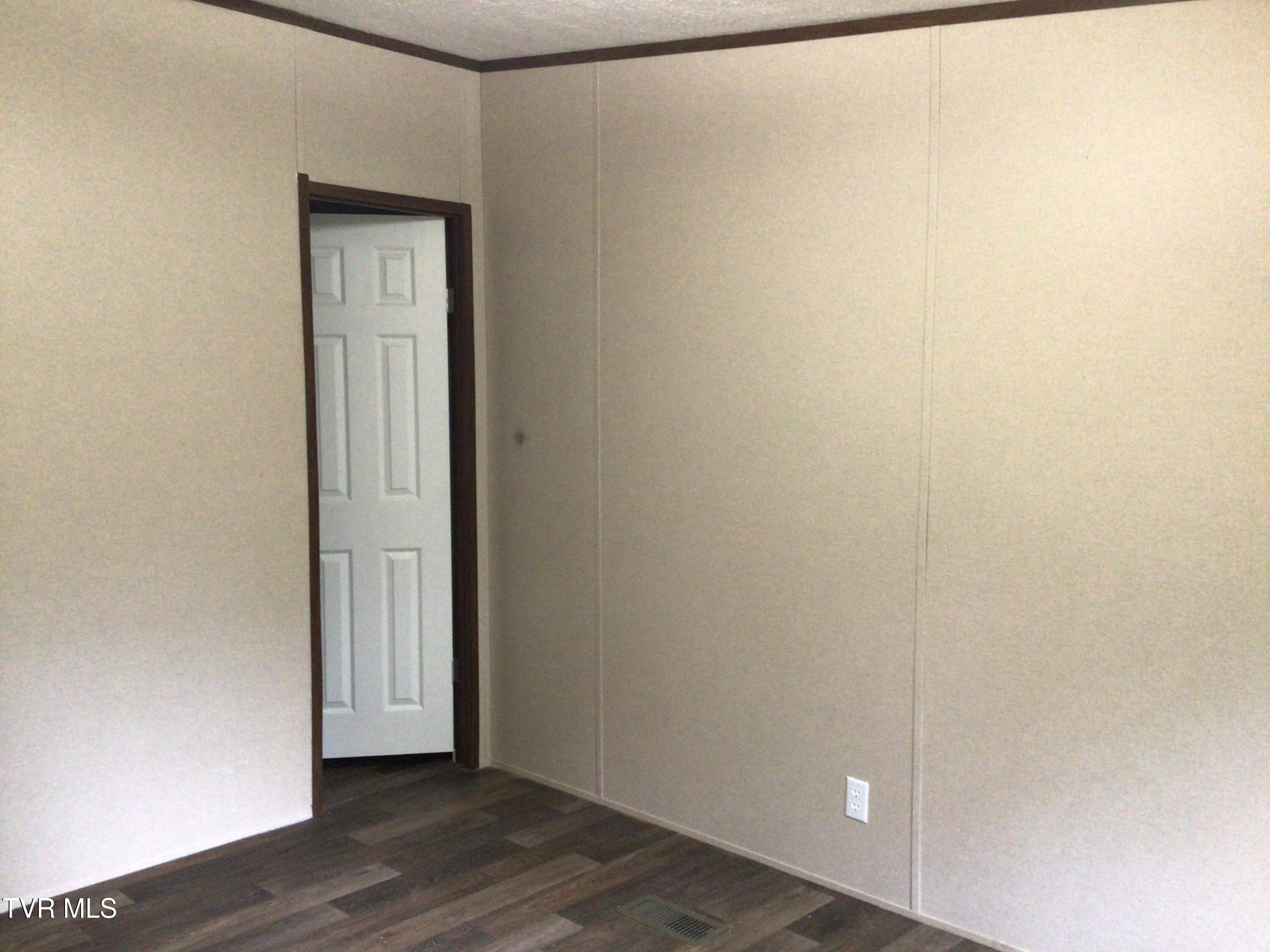 421 Dog Walk Road Greeneville, TN 37745 - Photo 18 of 30 IMG_6517