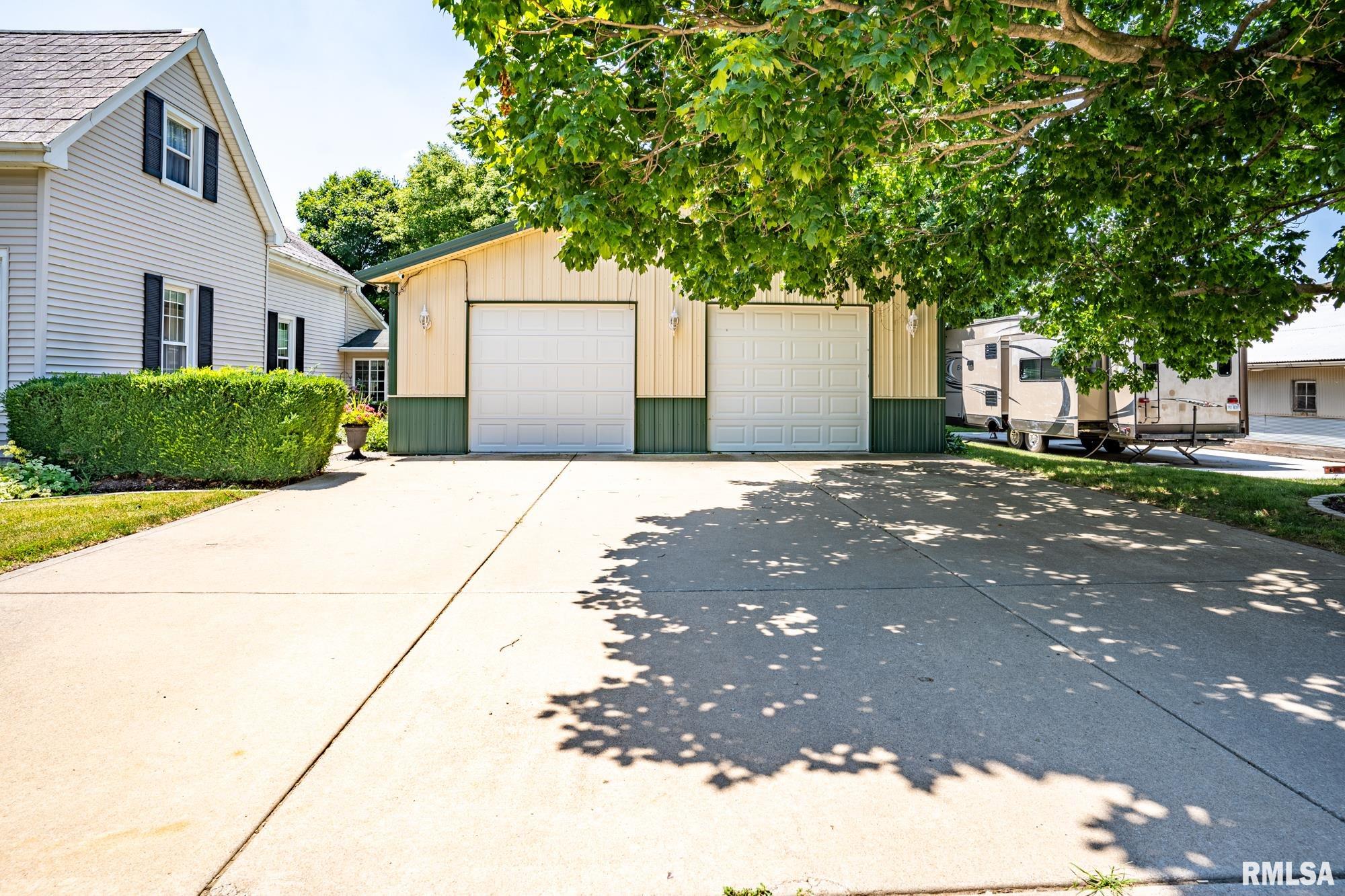 16107 Moore Road Morton, IL 61550 - Photo 4 of 60