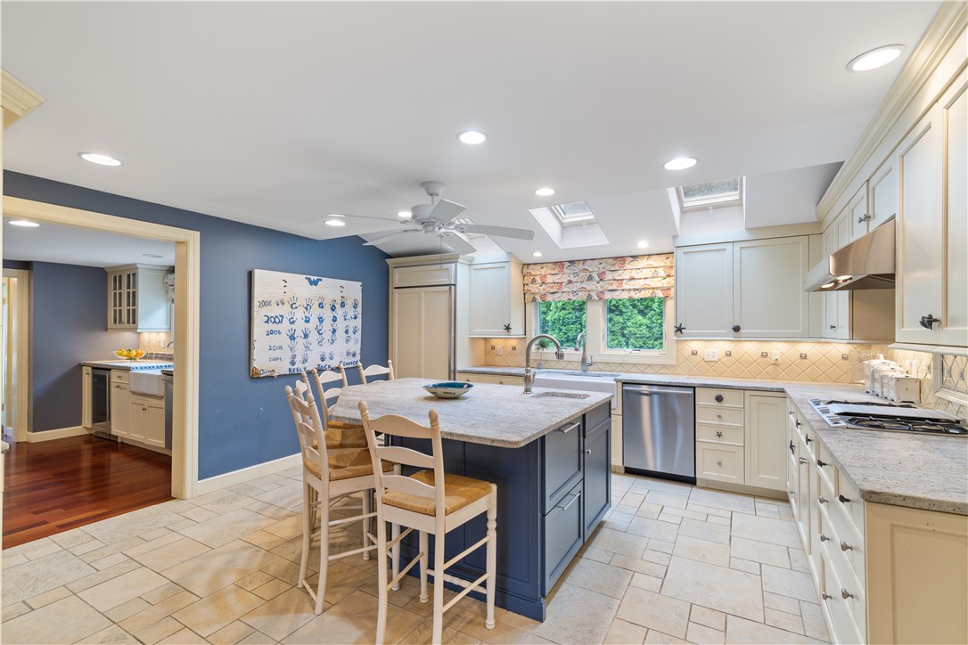 9 Passpataug Avenue Westerly, RI 02891 - Photo 12 of 38