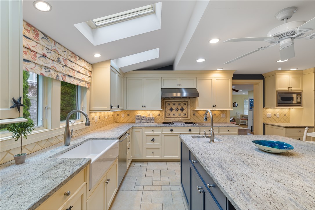 9 Passpataug Avenue Westerly, RI 02891 - Photo 13 of 38