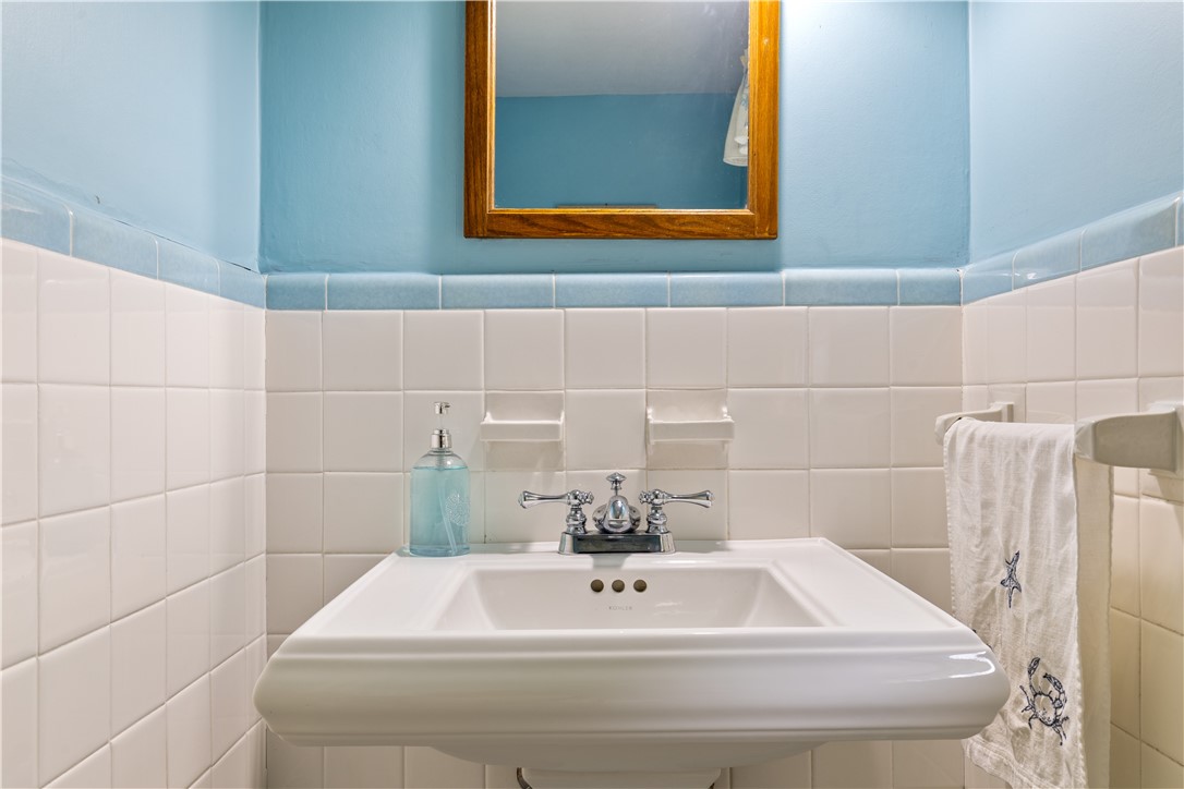 9 Passpataug Avenue Westerly, RI 02891 - Photo 20 of 38