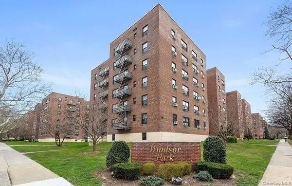 $215,000 | 73-3 Bell Boulevard, Unit 1O | Oakland Gardens