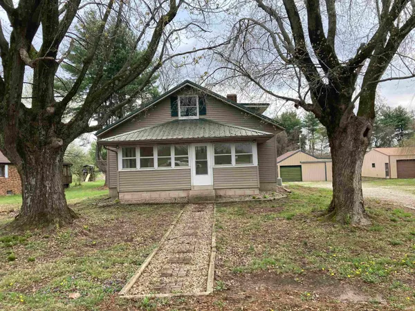 $215,000 | 151 North Whitelock Avenue, Petersburg, IN 47567