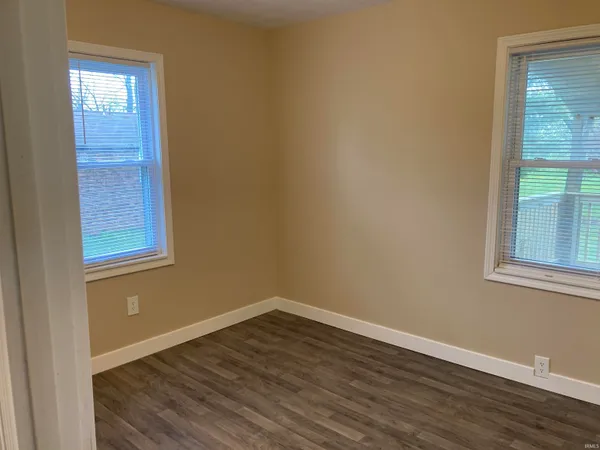 $215,000 | 151 North Whitelock Avenue, Petersburg, IN 47567