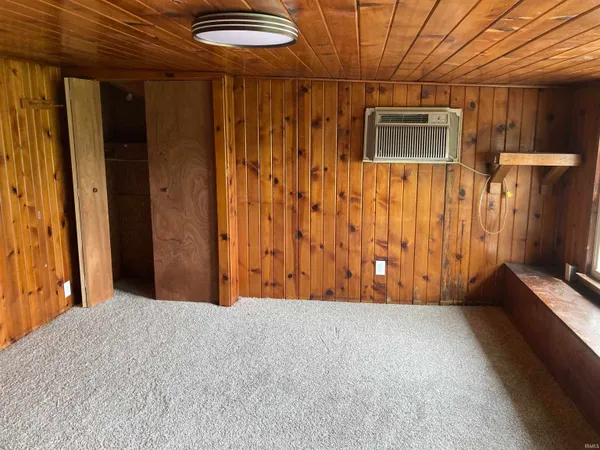 $215,000 | 151 North Whitelock Avenue, Petersburg, IN 47567