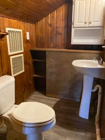 $215,000 | 151 North Whitelock Avenue, Petersburg, IN 47567