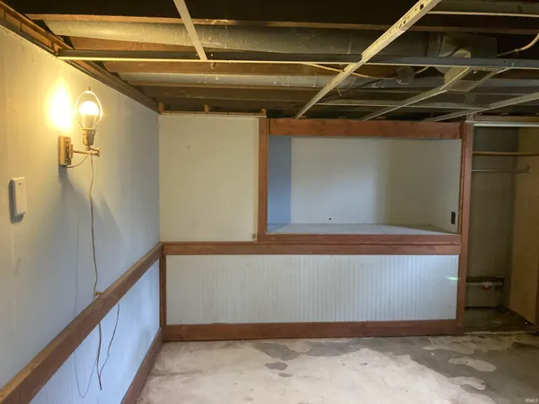 $215,000 | 151 North Whitelock Avenue, Petersburg, IN 47567