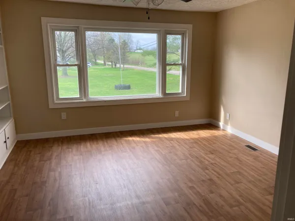 $215,000 | 151 North Whitelock Avenue, Petersburg, IN 47567