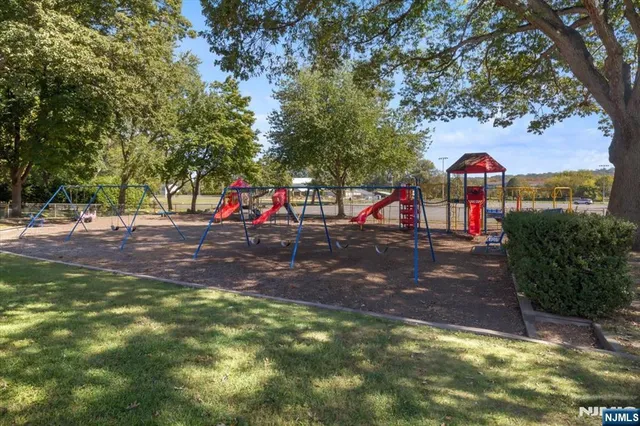 $1,998,000 | 40 5th Street, Cresskill, NJ 07626