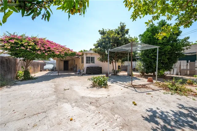$899,999 | 1808 South Van Ness Avenue, Santa Ana, CA 92707