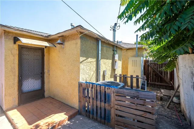 $899,999 | 1808 South Van Ness Avenue, Santa Ana, CA 92707