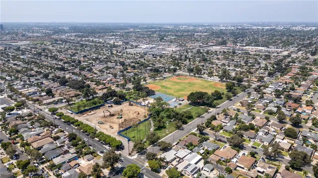 $899,999 | 1808 South Van Ness Avenue, Santa Ana, CA 92707