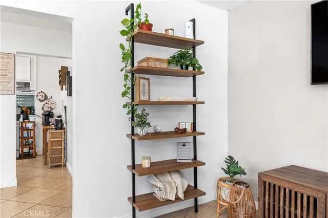 $899,999 | 1808 South Van Ness Avenue, Santa Ana, CA 92707