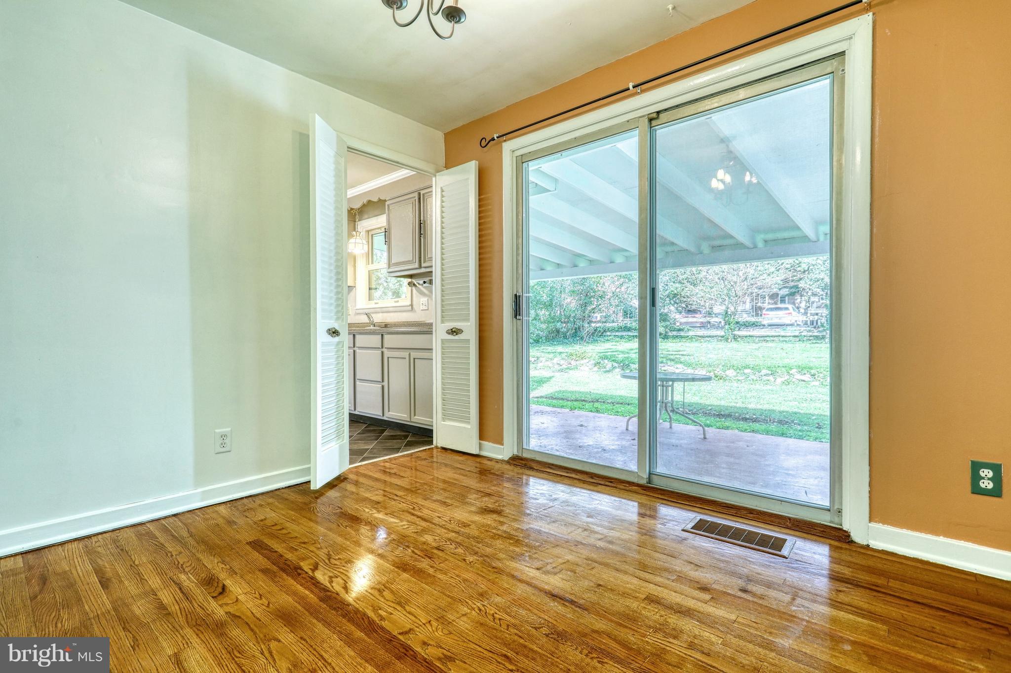 2417 Cambridge Road York, PA 17402 - Photo 16 of 27 Gallery Image 16