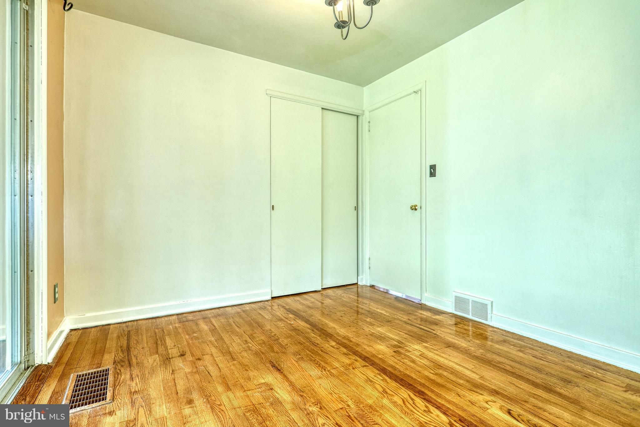 2417 Cambridge Road York, PA 17402 - Photo 17 of 27 Gallery Image 17