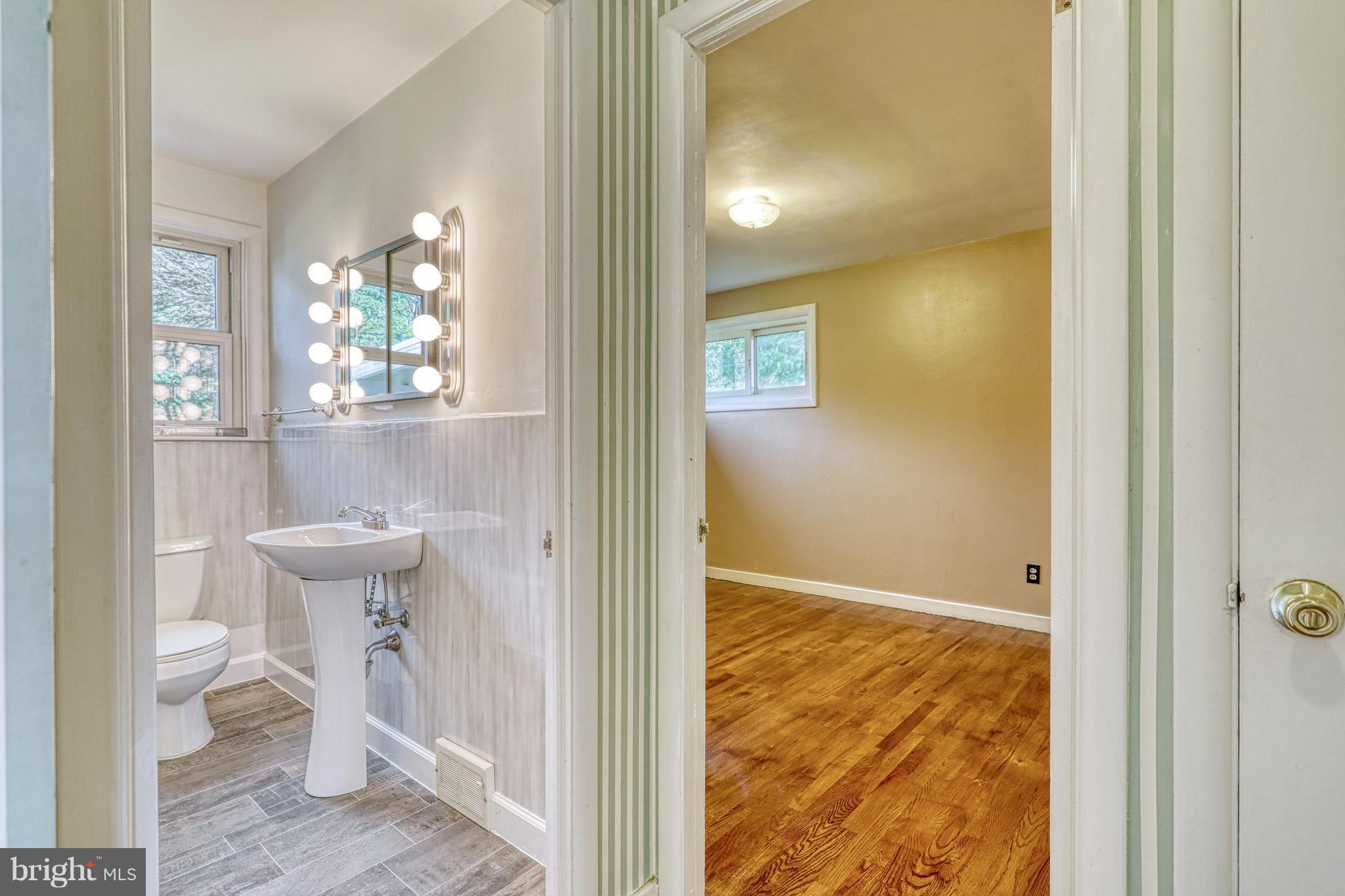 2417 Cambridge Road York, PA 17402 - Photo 18 of 27 Gallery Image 18