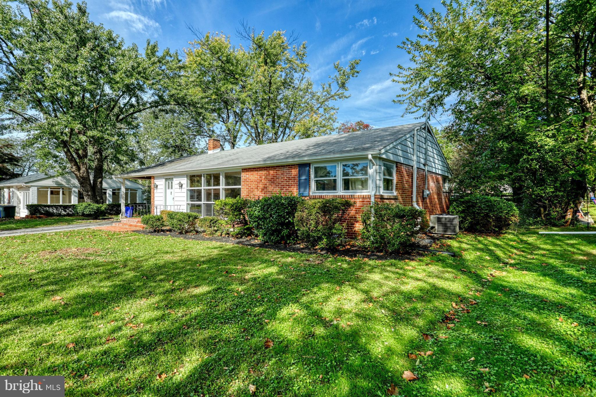 2417 Cambridge Road York, PA 17402 - Photo 3 of 27 Gallery Image 3