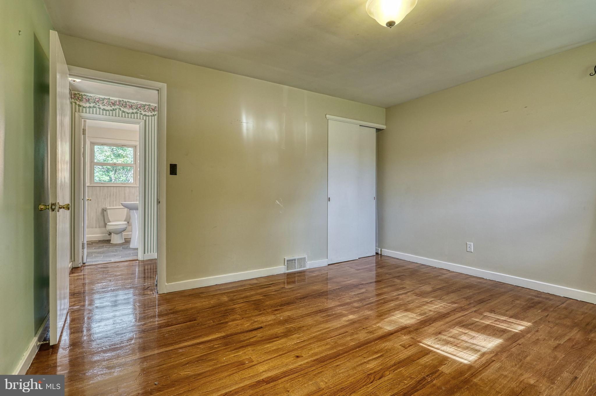 2417 Cambridge Road York, PA 17402 - Photo 23 of 27 Gallery Image 23