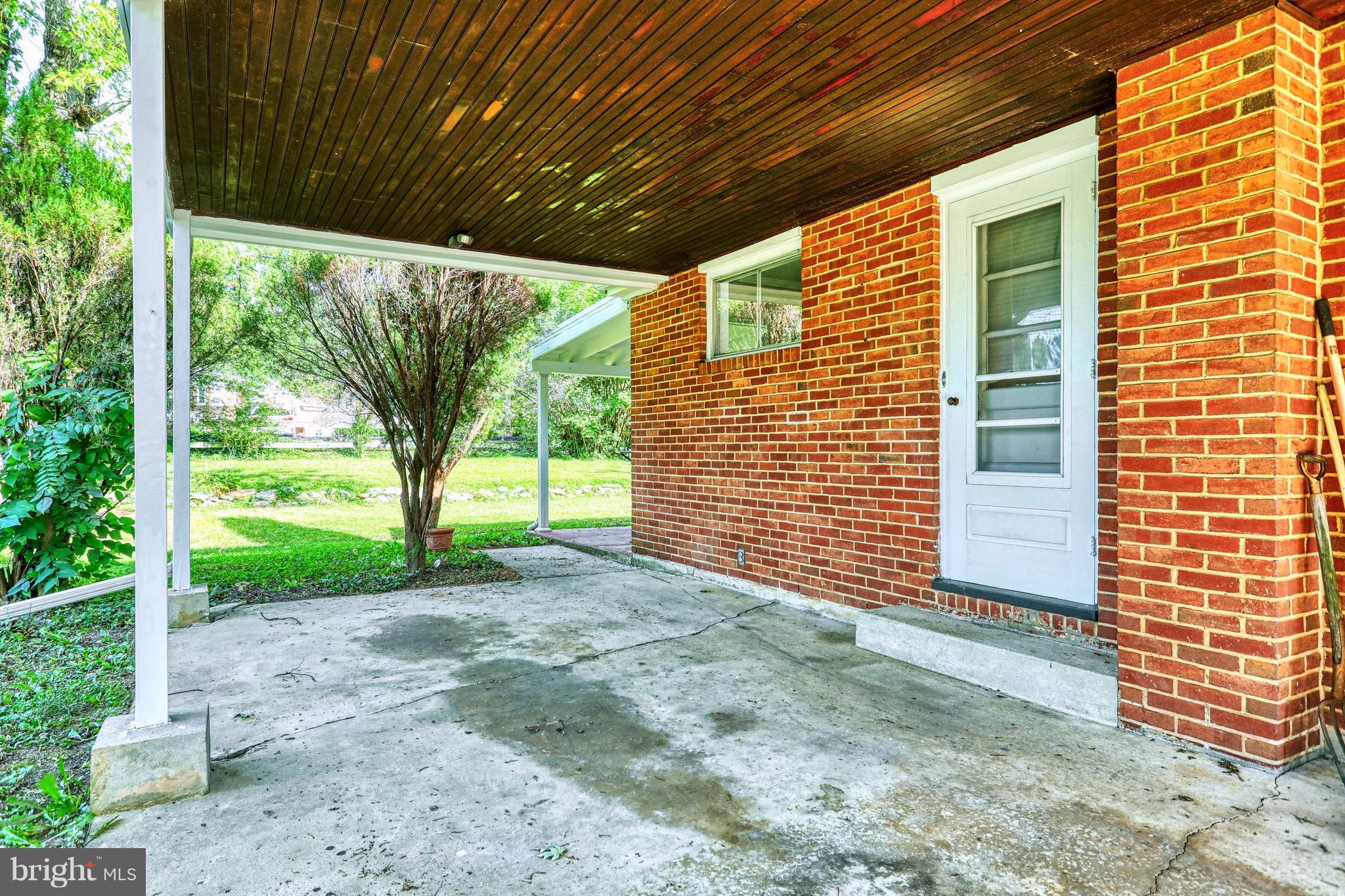 2417 Cambridge Road York, PA 17402 - Photo 5 of 27 Gallery Image 5
