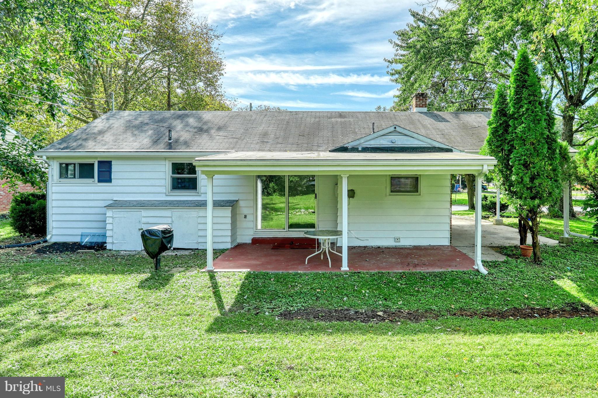 2417 Cambridge Road York, PA 17402 - Photo 6 of 27 Gallery Image 6