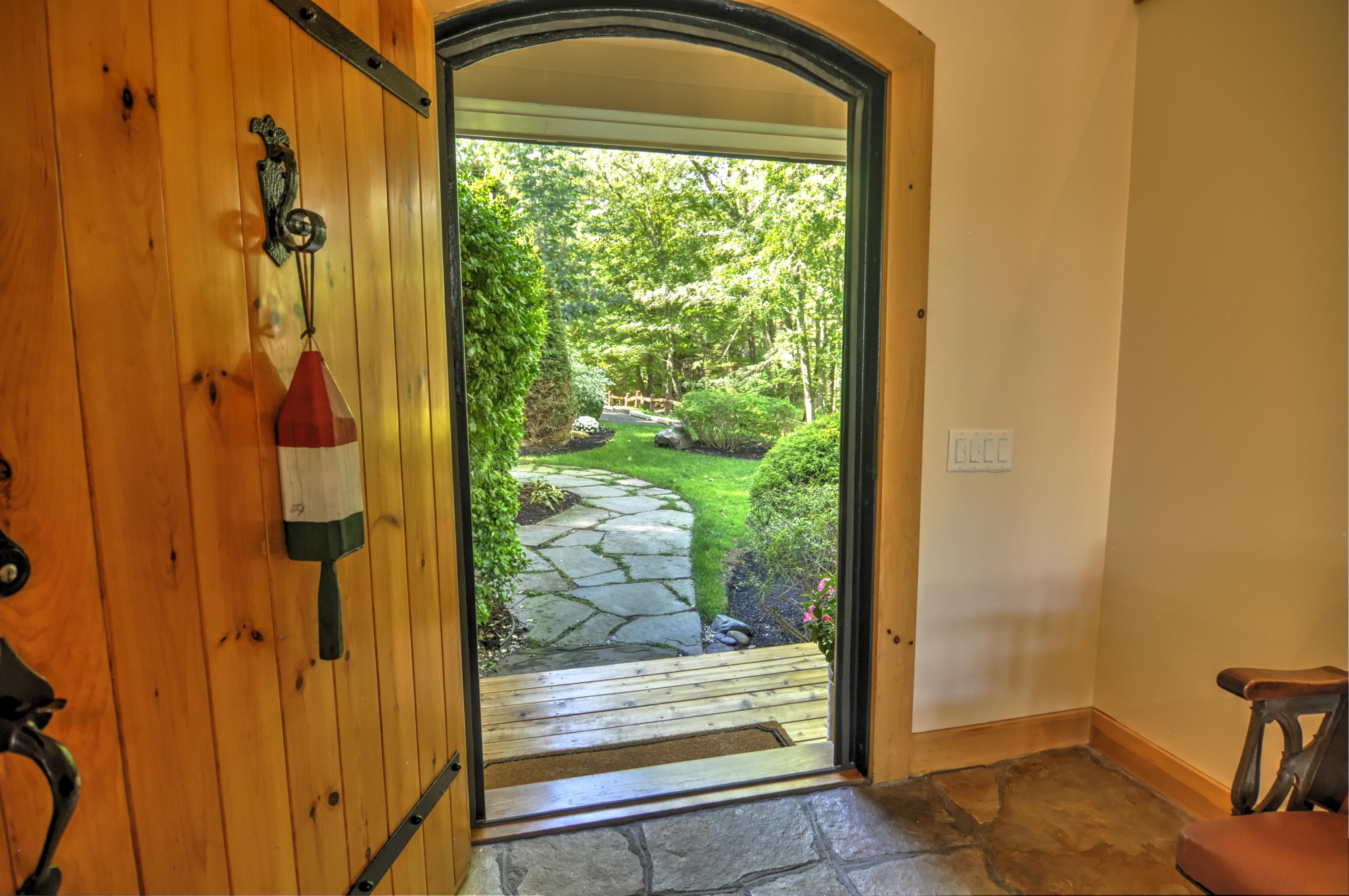 94 Meadow Cove Road East Boothbay, ME 04544 - Photo 6 of 34 7Front Entry